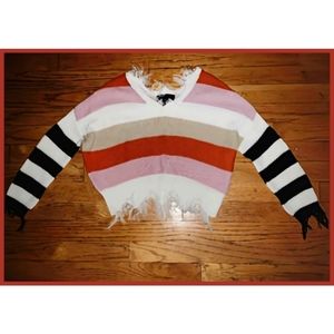 Grunge super-soft cozy nitted distressed cropped sweater!